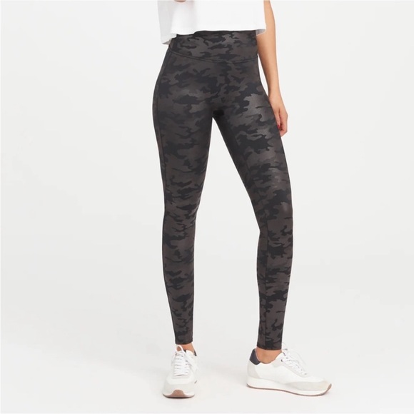 Spanx Faux Leather Camo Leggings Size Small - Picture 11 of 15